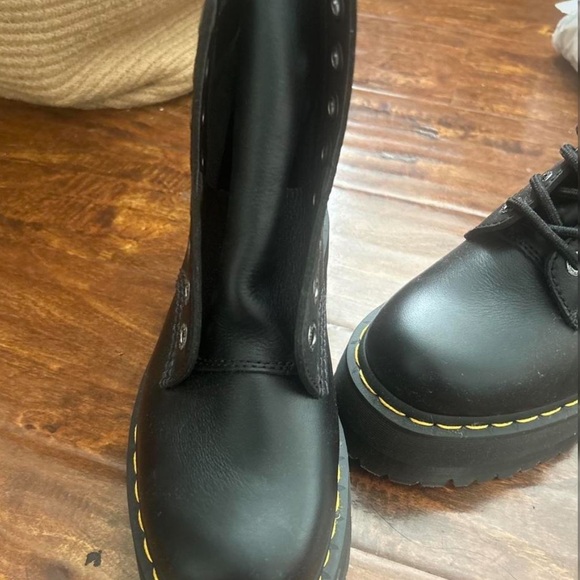 SEND OFFERS PLEASE BUY Doc martens worn once - Picture 2 of 2